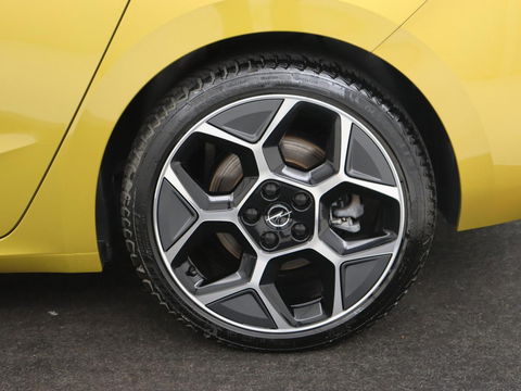 Opel Astra 1.6 Turbo Plug In Hybrid Ultimate | Panoramadak | Head-Up | 360 Camera | Stoel & stuurverwarming | Carplay | Adaptive cruise | AG Stoel | Carplay | 18'' lichtmetalen velgen | PHEV