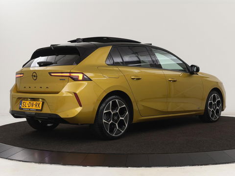 Opel Astra 1.6 Turbo Plug In Hybrid Ultimate | Panoramadak | Head-Up | 360 Camera | Stoel & stuurverwarming | Carplay | Adaptive cruise | AG Stoel | Carplay | 18'' lichtmetalen velgen | PHEV