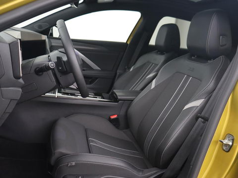 Opel Astra 1.6 Turbo Plug In Hybrid Ultimate | Panoramadak | Head-Up | 360 Camera | Stoel & stuurverwarming | Carplay | Adaptive cruise | AG Stoel | Carplay | 18'' lichtmetalen velgen | PHEV
