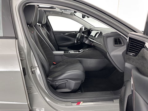 DS DS 4 1.6 PureTech Performance Line (INCL-BTW) Aut. *PANO | LEATHER-MICROFIBRE | FULL-LED | HEATED-SPORTSEATS | DIGI-COCKPIT | KEYLESS | CAMERA | LANE-ASSIST | CARPLAY | ECC | SHIFT-PADDLES | PDC | TOWBAR | 19''ALU*