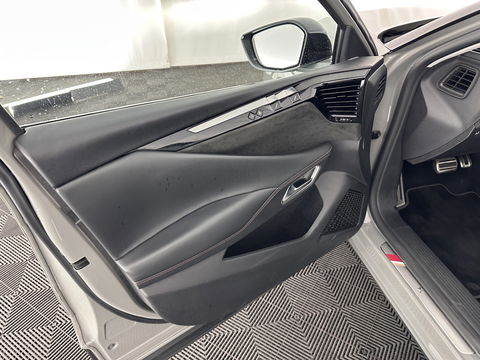DS DS 4 1.6 PureTech Performance Line (INCL-BTW) Aut. *PANO | LEATHER-MICROFIBRE | FULL-LED | HEATED-SPORTSEATS | DIGI-COCKPIT | KEYLESS | CAMERA | LANE-ASSIST | CARPLAY | ECC | SHIFT-PADDLES | PDC | TOWBAR | 19''ALU*