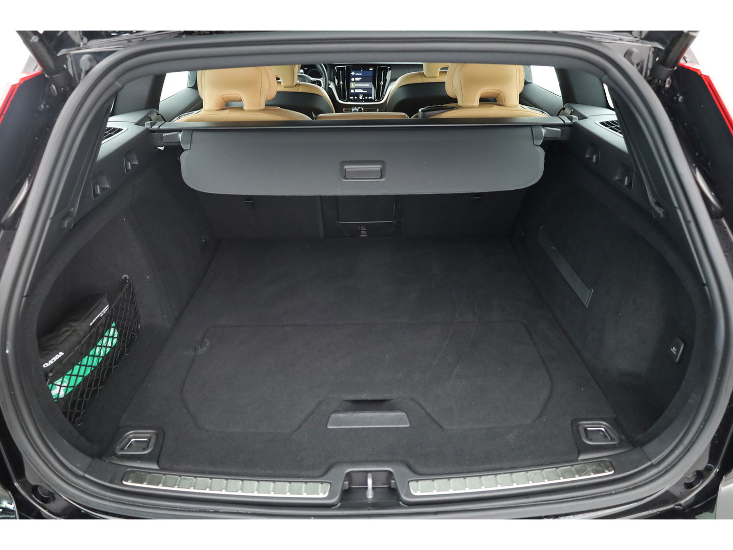Volvo V60 2.0 T4 Inscription | Navi | Pilot Assist | Blis | Stoelverw. | Leder | 19'' |