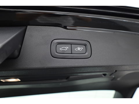 Volvo V60 2.0 T4 Inscription | Navi | Pilot Assist | Blis | Stoelverw. | Leder | 19'' |