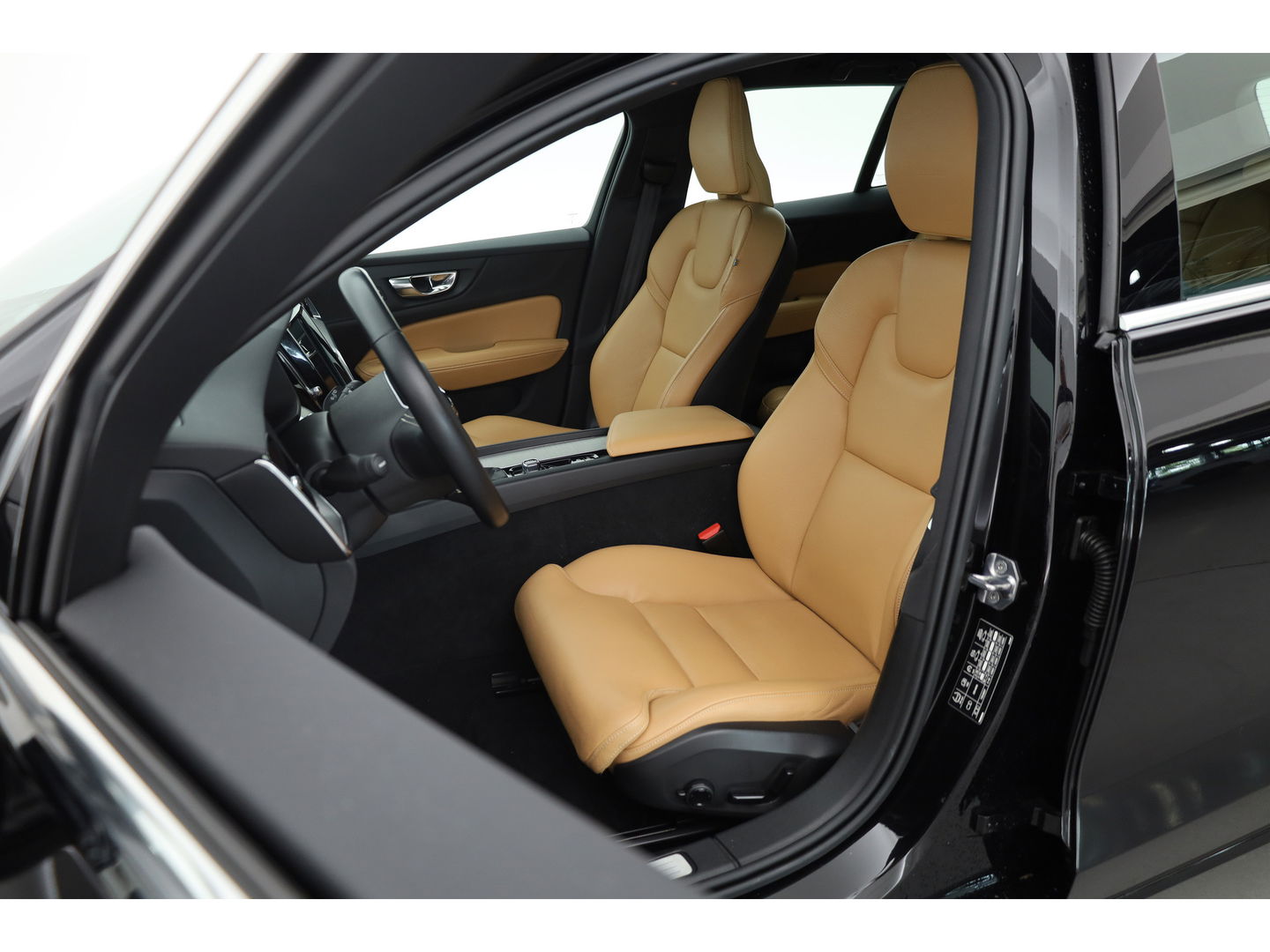 Volvo V60 2.0 T4 Inscription | Navi | Pilot Assist | Blis | Stoelverw. | Leder | 19'' |