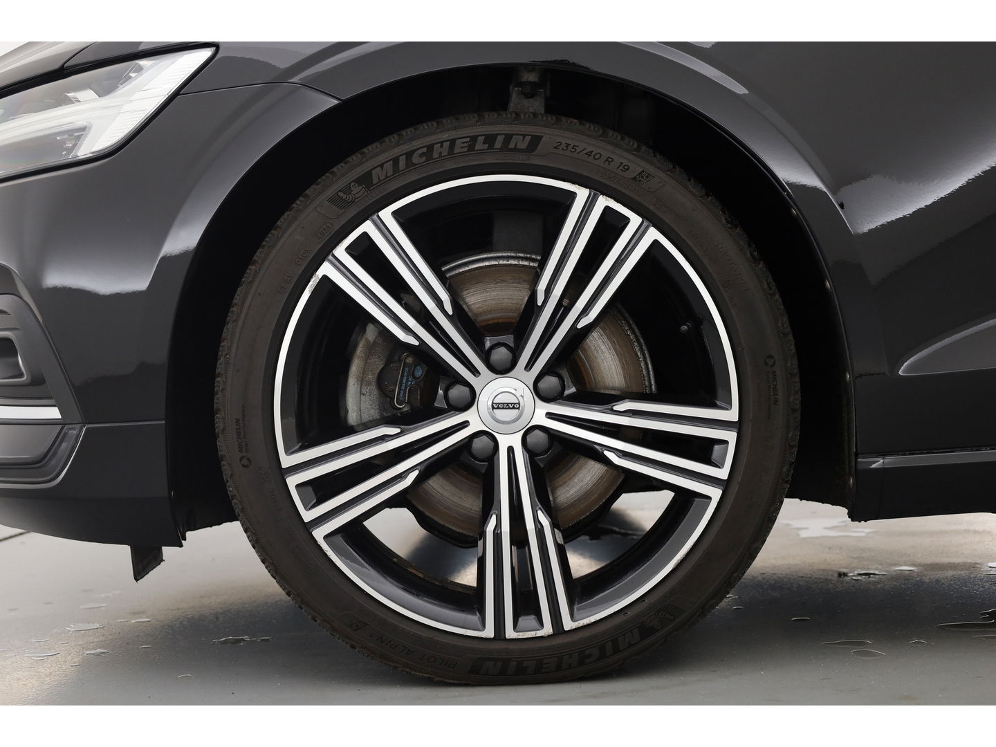 Volvo V60 2.0 T4 Inscription | Navi | Pilot Assist | Blis | Stoelverw. | Leder | 19'' |