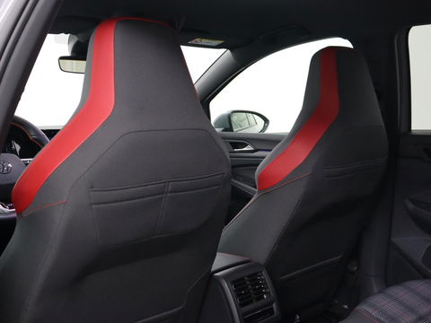 Volkswagen Golf 2.0 TSI GTI | Carplay | Sfeerverlichting | LED Plus | Sportstoelen | Parkeerhulp | Cruise control | Digital Cockpit | Climate control