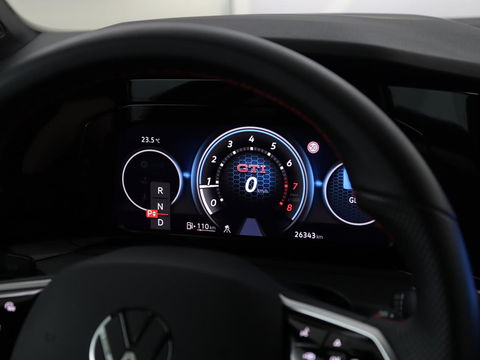 Volkswagen Golf 2.0 TSI GTI | Carplay | Sfeerverlichting | LED Plus | Sportstoelen | Parkeerhulp | Cruise control | Digital Cockpit | Climate control