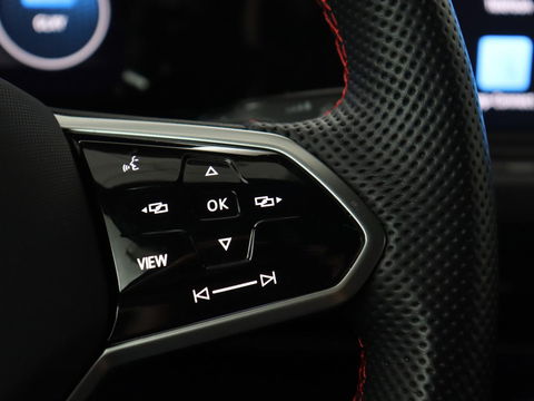 Volkswagen Golf 2.0 TSI GTI | Carplay | Sfeerverlichting | LED Plus | Sportstoelen | Parkeerhulp | Cruise control | Digital Cockpit | Climate control