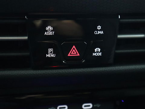 Volkswagen Golf 2.0 TSI GTI | Carplay | Sfeerverlichting | LED Plus | Sportstoelen | Parkeerhulp | Cruise control | Digital Cockpit | Climate control