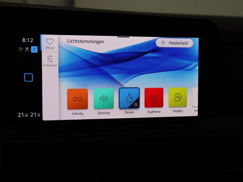 Volkswagen Golf 2.0 TSI GTI | Carplay | Sfeerverlichting | LED Plus | Sportstoelen | Parkeerhulp | Cruise control | Digital Cockpit | Climate control