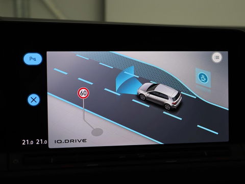 Volkswagen Golf 2.0 TSI GTI | Carplay | Sfeerverlichting | LED Plus | Sportstoelen | Parkeerhulp | Cruise control | Digital Cockpit | Climate control