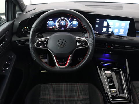 Volkswagen Golf 2.0 TSI GTI | Carplay | Sfeerverlichting | LED Plus | Sportstoelen | Parkeerhulp | Cruise control | Digital Cockpit | Climate control