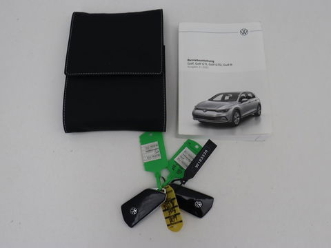 Volkswagen Golf 2.0 TSI GTI | Carplay | Sfeerverlichting | LED Plus | Sportstoelen | Parkeerhulp | Cruise control | Digital Cockpit | Climate control