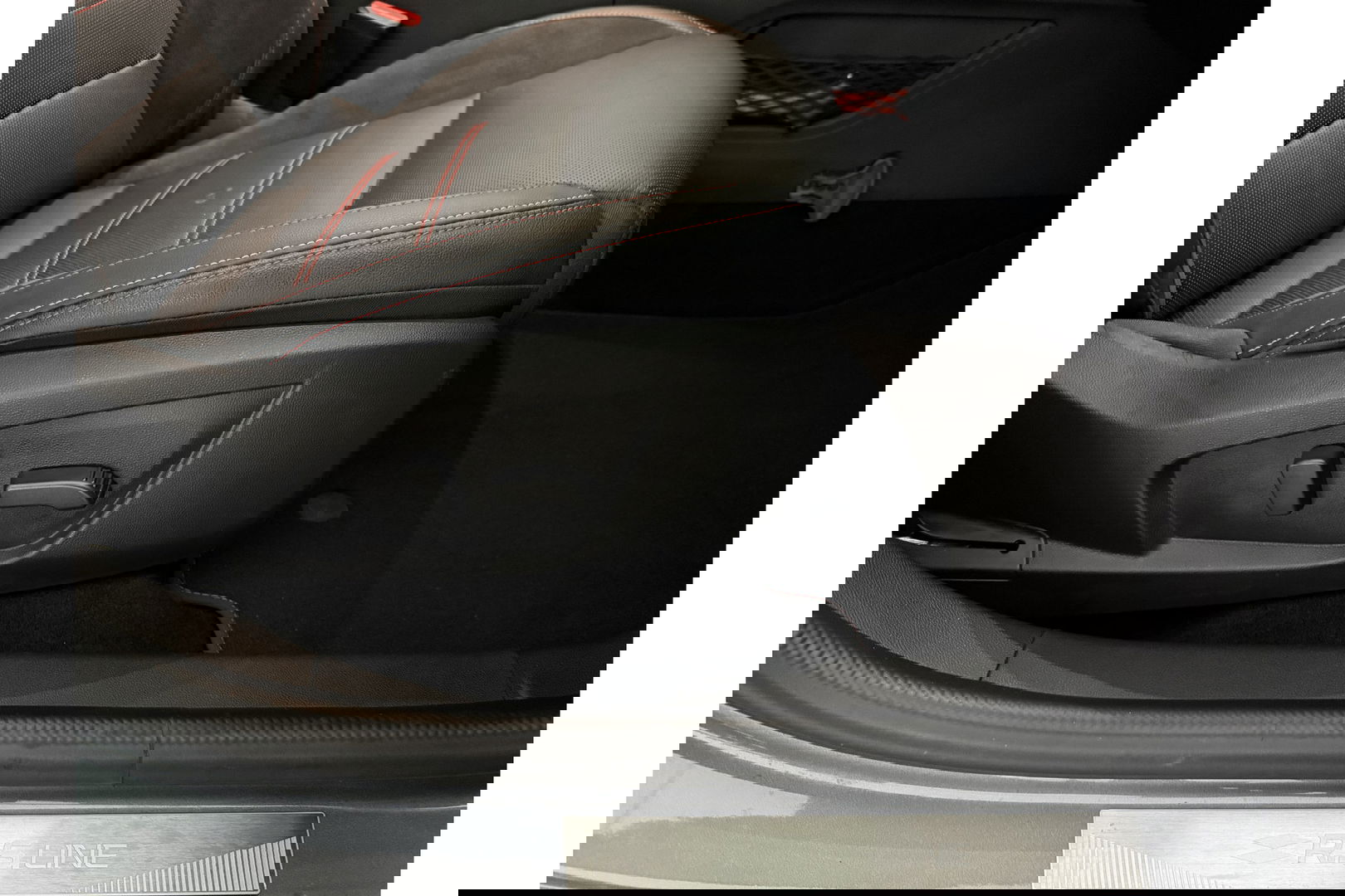 Renault Arkana 1.6 E-Tech Hybrid R.S. Line 360 Camera Pano ACC Virtual Carplay Cruise Clima LED Navi PDC 18"LMV