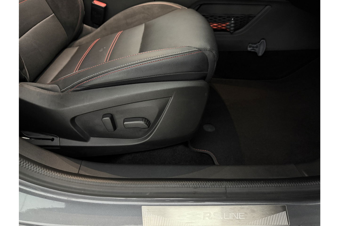 Renault Arkana 1.6 E-Tech Hybrid R.S. Line 360 Camera Pano ACC Virtual Carplay Cruise Clima LED Navi PDC 18"LMV