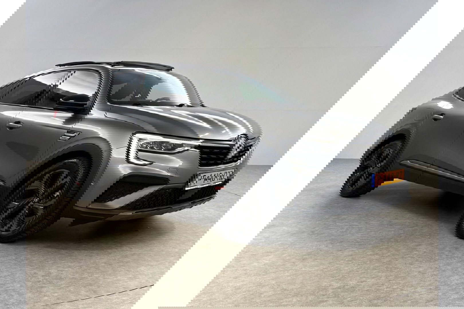 Renault Arkana 1.6 E-Tech Hybrid R.S. Line 360 Camera Pano ACC Virtual Carplay Cruise Clima LED Navi PDC 18"LMV