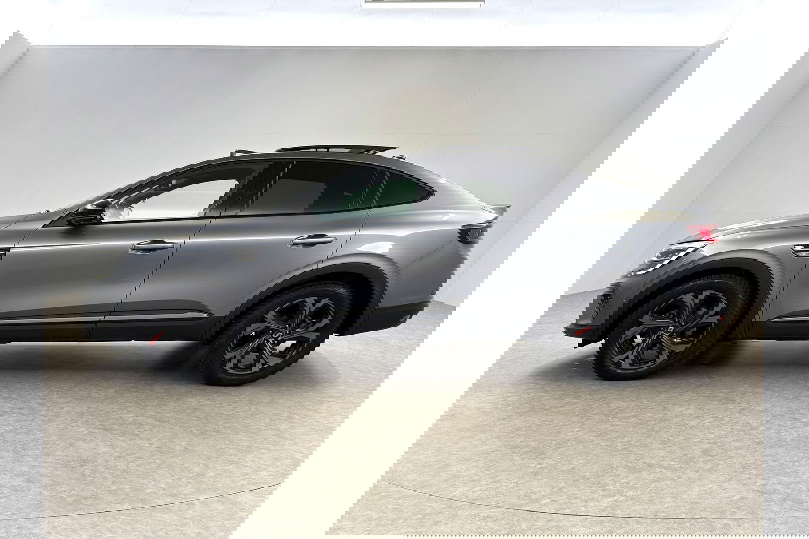 Renault Arkana 1.6 E-Tech Hybrid R.S. Line 360 Camera Pano ACC Virtual Carplay Cruise Clima LED Navi PDC 18"LMV