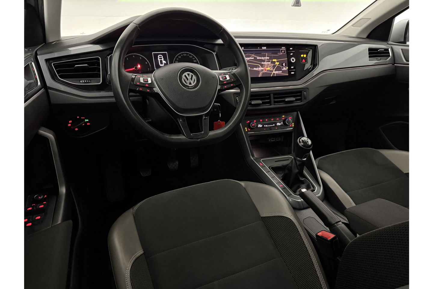 Volkswagen Polo 1.0 TSI R-line Clima Carplay Cruise Navigatie PDC 16"LMV