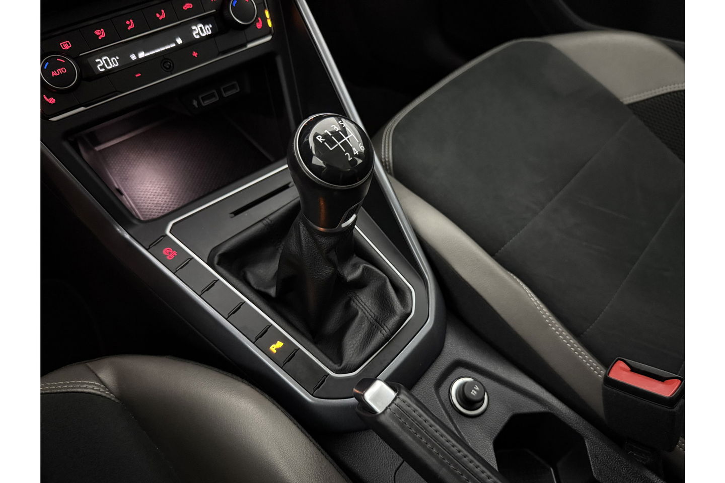Volkswagen Polo 1.0 TSI R-line Clima Carplay Cruise Navigatie PDC 16"LMV
