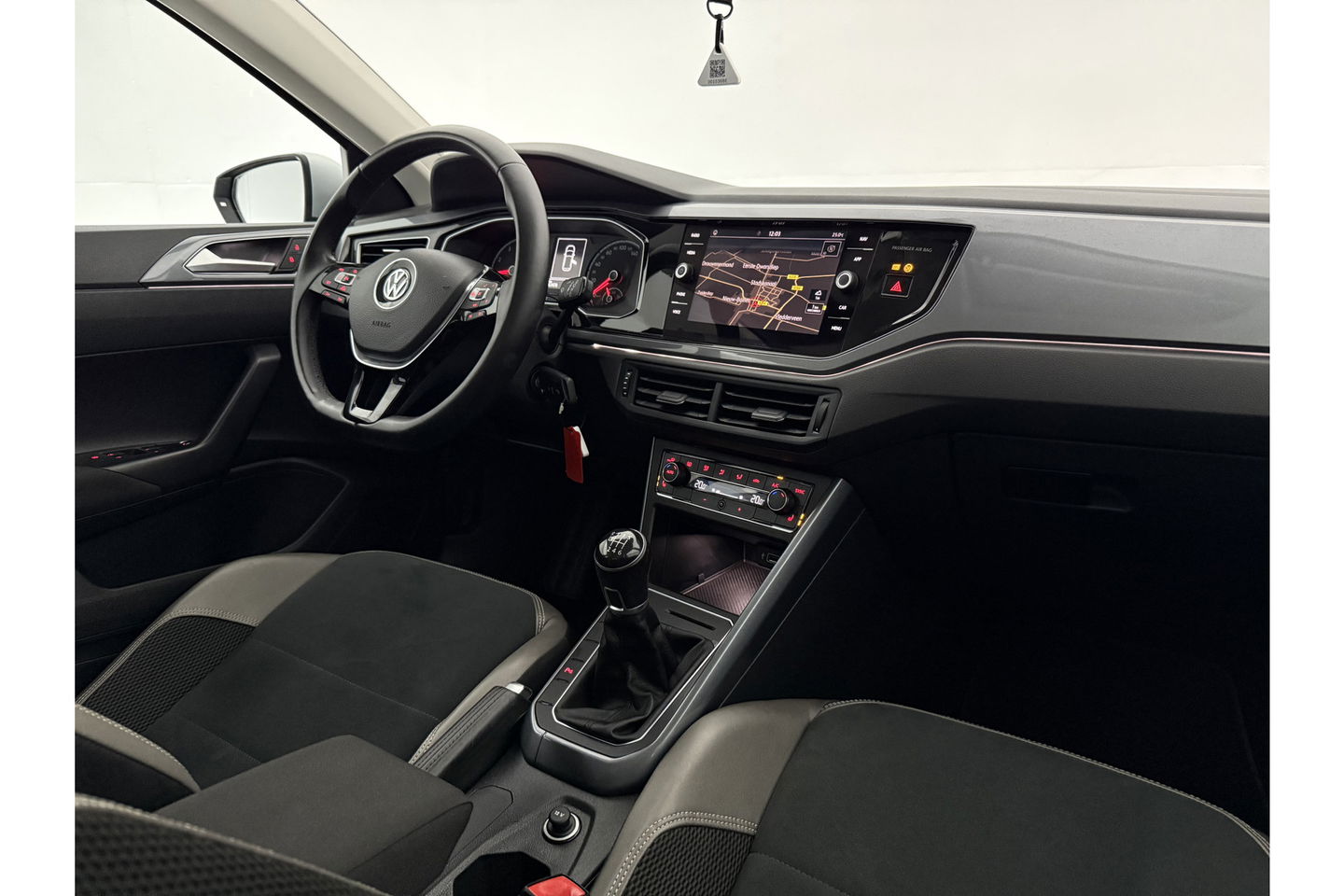 Volkswagen Polo 1.0 TSI R-line Clima Carplay Cruise Navigatie PDC 16"LMV