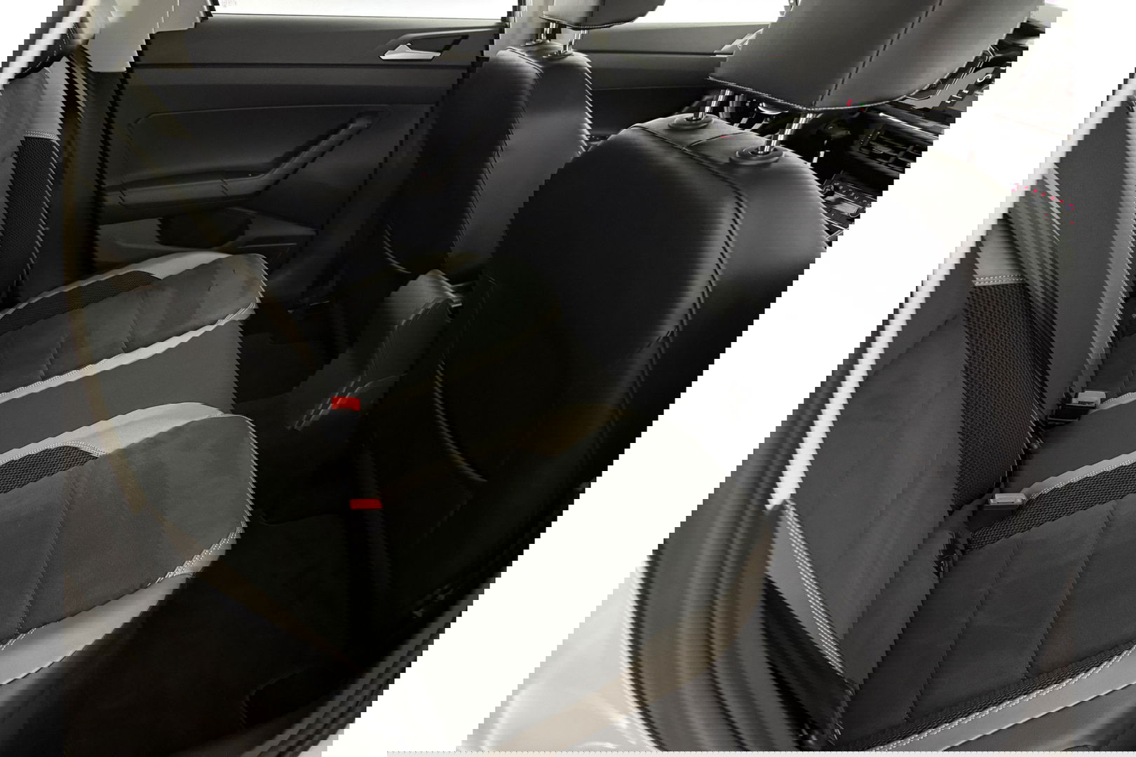 Volkswagen Polo 1.0 TSI R-line Clima Carplay Cruise Navigatie PDC 16"LMV