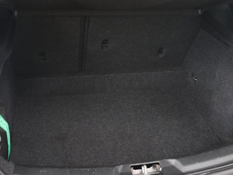 Volvo V40 1.5 T3 Polar+ Sport | Panoramadak | Stoelverwarming | Camera | Full LED | Navigatie | Park Assist | Harman/Kardon | Keyless | R Design