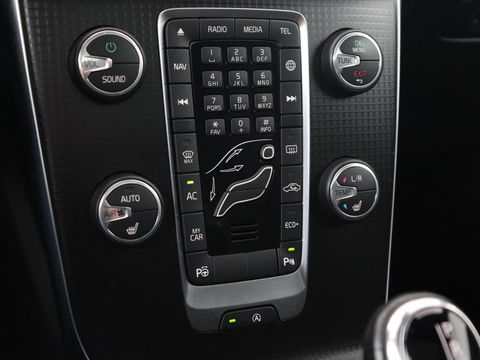 Volvo V40 1.5 T3 Polar+ Sport | Panoramadak | Stoelverwarming | Camera | Full LED | Navigatie | Park Assist | Harman/Kardon | Keyless | R Design