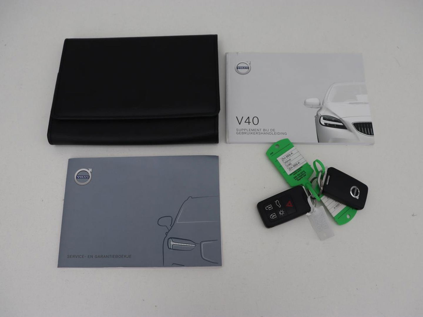 Volvo V40 1.5 T3 Polar+ Sport | Panoramadak | Stoelverwarming | Camera | Full LED | Navigatie | Park Assist | Harman/Kardon | Keyless | R Design