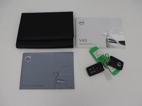 Volvo V40 1.5 T3 Polar+ Sport | Panoramadak | Stoelverwarming | Camera | Full LED | Navigatie | Park Assist | Harman/Kardon | Keyless | R Design