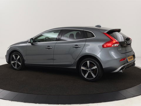 Volvo V40 1.5 T3 Polar+ Sport | Panoramadak | Stoelverwarming | Camera | Full LED | Navigatie | Park Assist | Harman/Kardon | Keyless | R Design