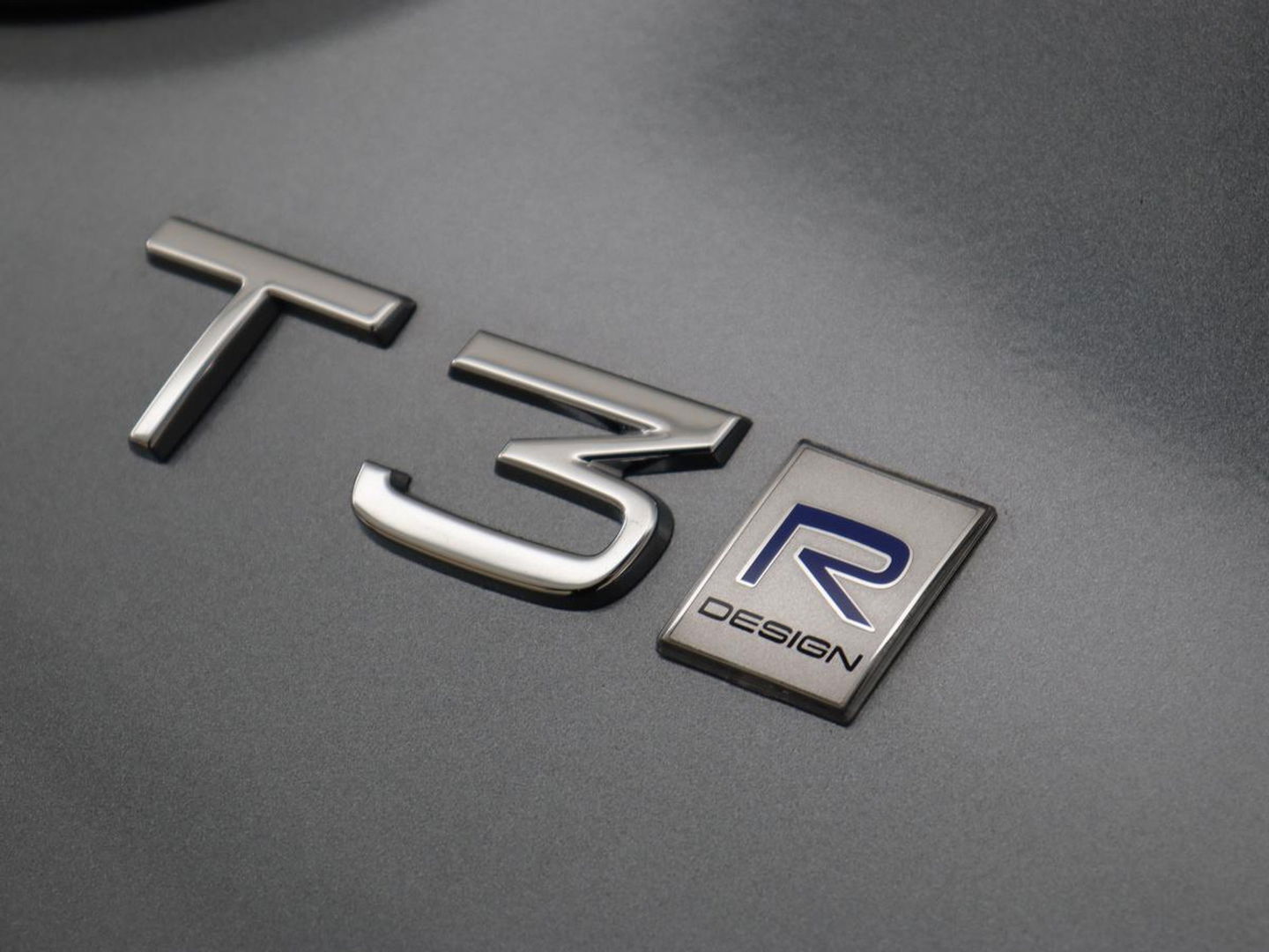 Volvo V40 1.5 T3 Polar+ Sport | Panoramadak | Stoelverwarming | Camera | Full LED | Navigatie | Park Assist | Harman/Kardon | Keyless | R Design