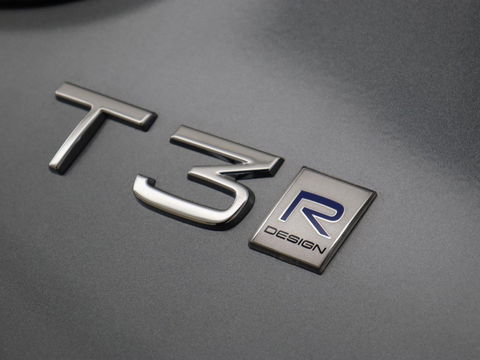 Volvo V40 1.5 T3 Polar+ Sport | Panoramadak | Stoelverwarming | Camera | Full LED | Navigatie | Park Assist | Harman/Kardon | Keyless | R Design