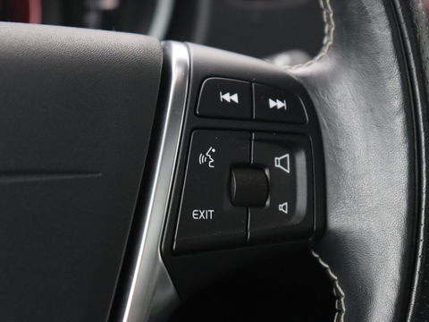 Volvo V40 1.5 T3 Polar+ Sport | Panoramadak | Stoelverwarming | Camera | Full LED | Navigatie | Park Assist | Harman/Kardon | Keyless | R Design