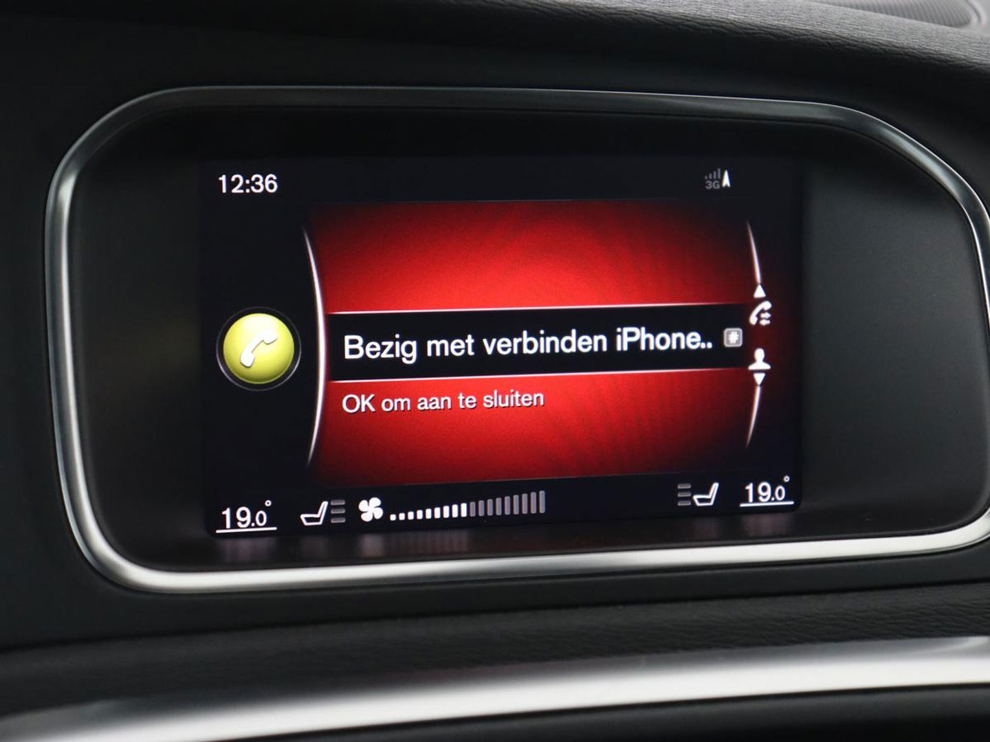 Volvo V40 1.5 T3 Polar+ Sport | Panoramadak | Stoelverwarming | Camera | Full LED | Navigatie | Park Assist | Harman/Kardon | Keyless | R Design