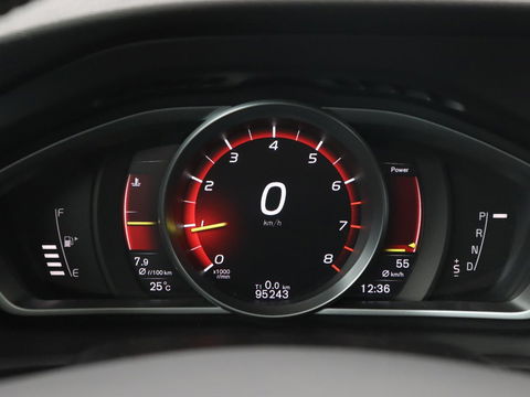 Volvo V40 1.5 T3 Polar+ Sport | Panoramadak | Stoelverwarming | Camera | Full LED | Navigatie | Park Assist | Harman/Kardon | Keyless | R Design
