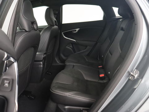 Volvo V40 1.5 T3 Polar+ Sport | Panoramadak | Stoelverwarming | Camera | Full LED | Navigatie | Park Assist | Harman/Kardon | Keyless | R Design