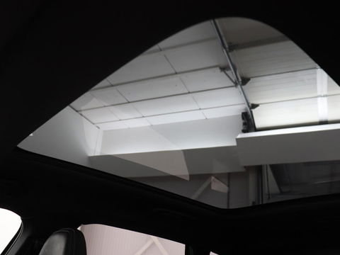 Volvo V40 1.5 T3 Polar+ Sport | Panoramadak | Stoelverwarming | Camera | Full LED | Navigatie | Park Assist | Harman/Kardon | Keyless | R Design