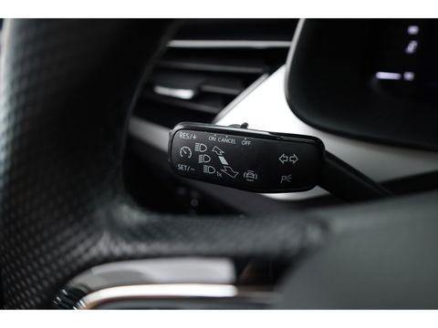 Škoda Kamiq 1.0 TSI Sport Business | virtual Cockpit | Navi | Cruise | CarPlay | PDC A | 18" | Trekhaak