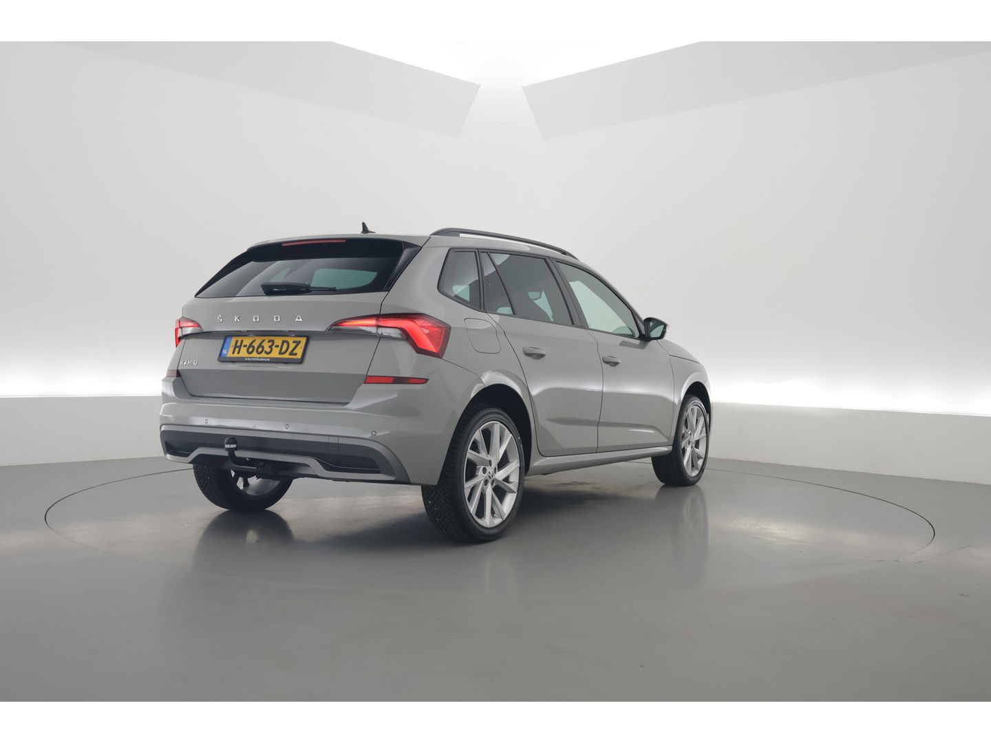 Škoda Kamiq 1.0 TSI Sport Business | virtual Cockpit | Navi | Cruise | CarPlay | PDC A | 18" | Trekhaak