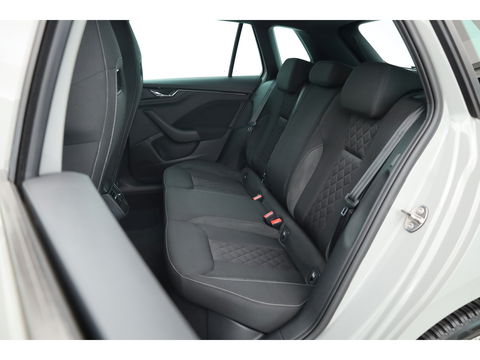 Škoda Kamiq 1.0 TSI Sport Business | virtual Cockpit | Navi | Cruise | CarPlay | PDC A | 18" | Trekhaak