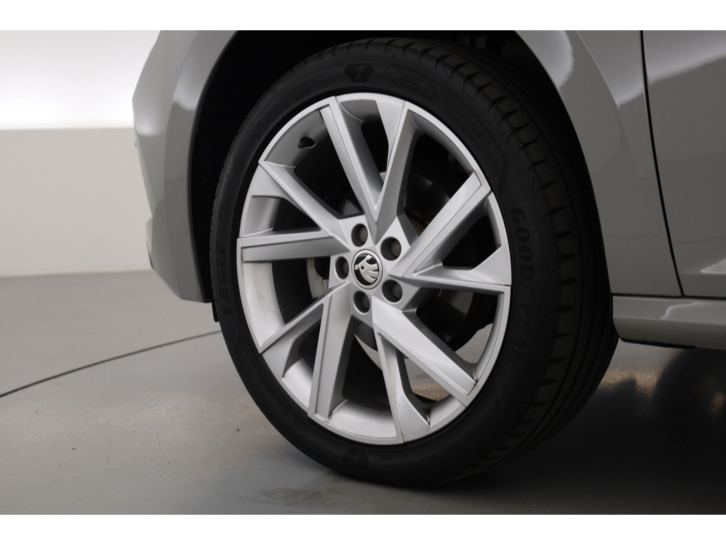 Škoda Kamiq 1.0 TSI Sport Business | virtual Cockpit | Navi | Cruise | CarPlay | PDC A | 18" | Trekhaak