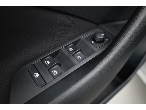 Škoda Kamiq 1.0 TSI Sport Business | virtual Cockpit | Navi | Cruise | CarPlay | PDC A | 18" | Trekhaak