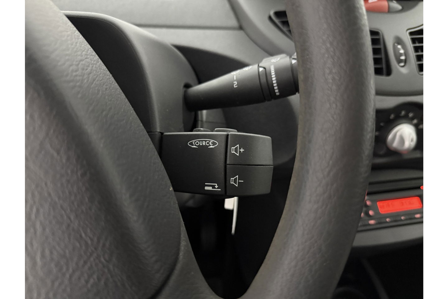 Renault Twingo 1.2-16V Authentique | APK tot 06-2026 | Airco 15"LMV Elektr-Ramen