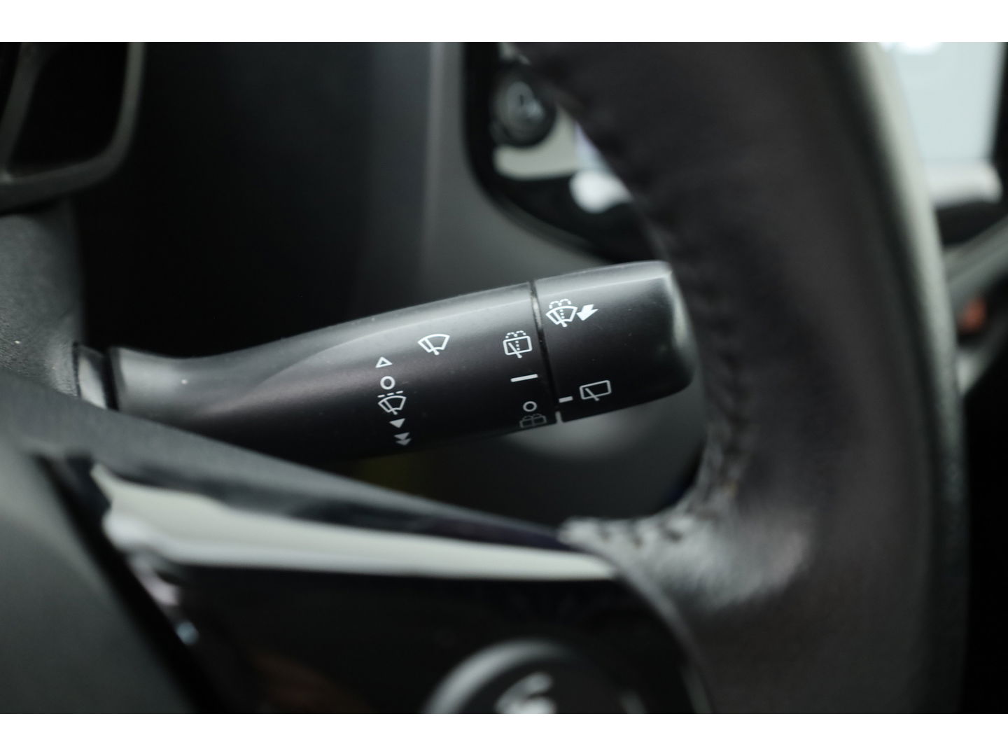 Toyota Aygo 1.0 VVT-i x-play | Airco | Cruise | CarPlay | All Season | Camera