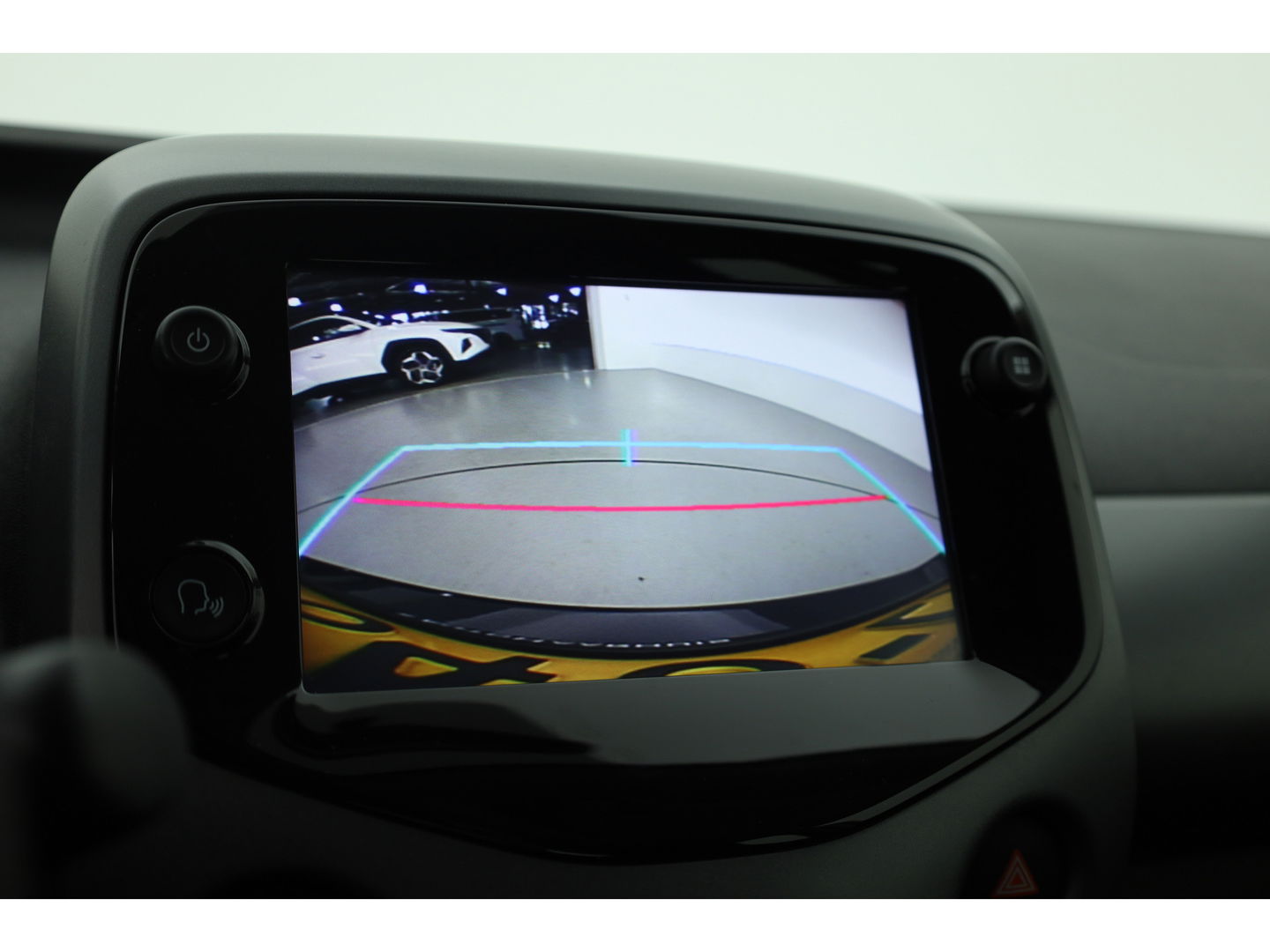 Toyota Aygo 1.0 VVT-i x-play | Airco | Cruise | CarPlay | All Season | Camera