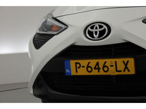Toyota Aygo 1.0 VVT-i x-play | Airco | Cruise | CarPlay | All Season | Camera
