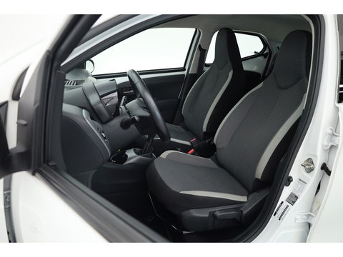Toyota Aygo 1.0 VVT-i x-play | Airco | Cruise | CarPlay | All Season | Camera