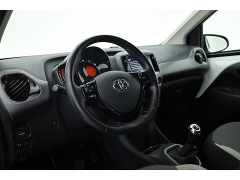 Toyota Aygo 1.0 VVT-i x-play | Airco | Cruise | CarPlay | All Season | Camera