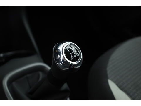Toyota Aygo 1.0 VVT-i x-play | Airco | Cruise | CarPlay | All Season | Camera