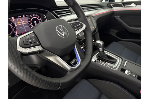 Volkswagen Passat 1.4 TSI 218PK PHEV GTE Pano Sfeer LED ACC Carplay Virtual Memory Head up Display Clima Navi PDC 17''LMV